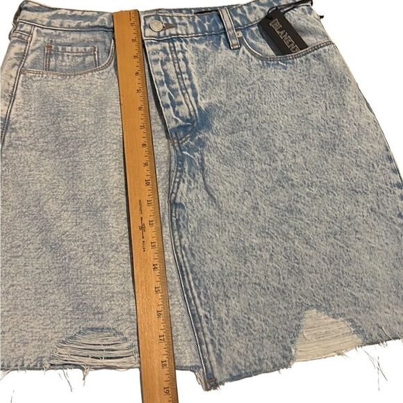 Blank NYC Denim Distressed Raw Hem Pockets Skirt Size 30 NWT - Picture 5 of 11